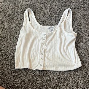 White v neck crop top